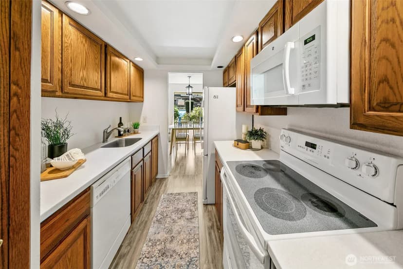 Property photo for 9901 Ne 124th Street #503, Kirkland photo 8