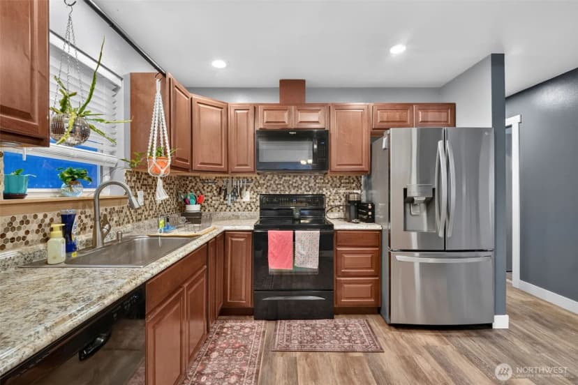 Property photo for 8408 356th Street S, Roy photo 9
