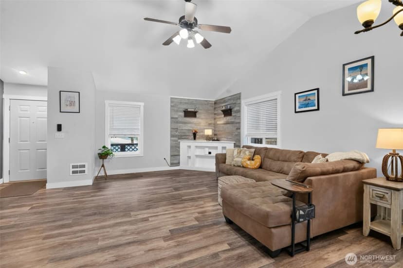 Property photo for 8408 356th Street S, Roy photo 4