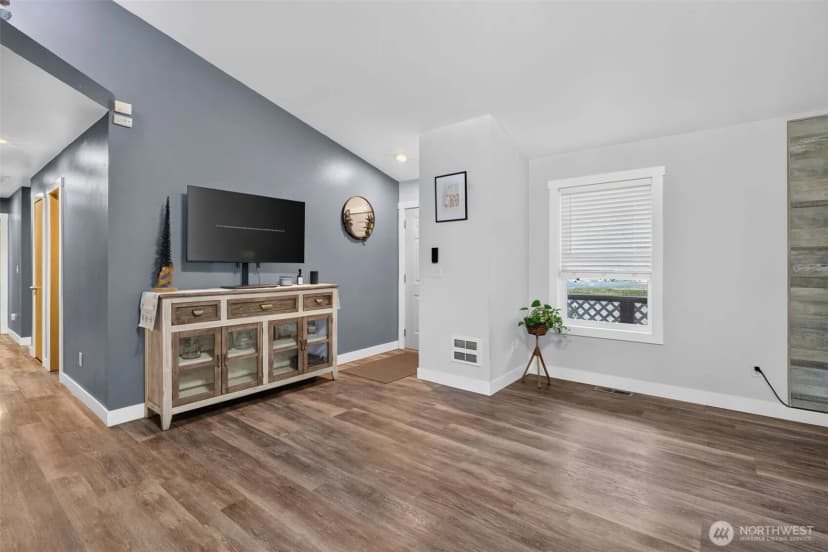 Property photo for 8408 356th Street S, Roy photo 2