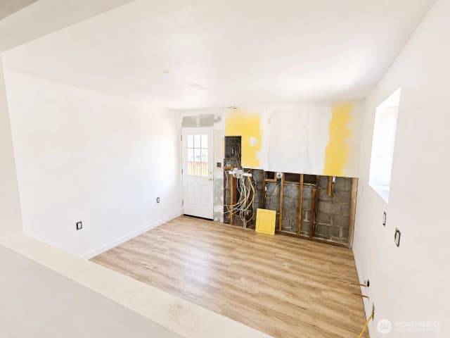 Property photo for 13055 33rd Avenue S, Tukwila photo 4