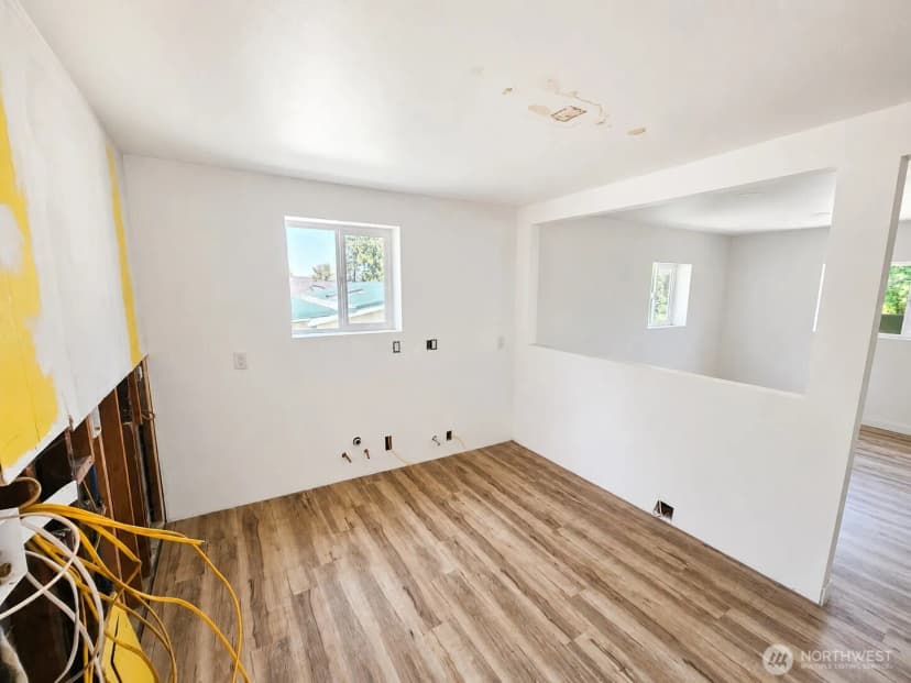 Property photo for 13055 33rd Avenue S, Tukwila photo 8