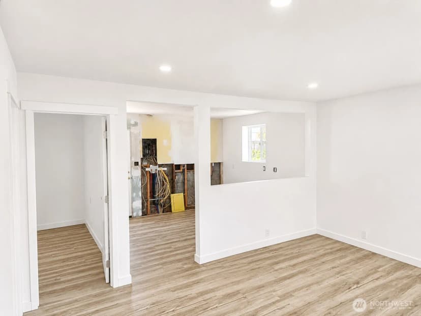 Property photo for 13055 33rd Avenue S, Tukwila photo 9