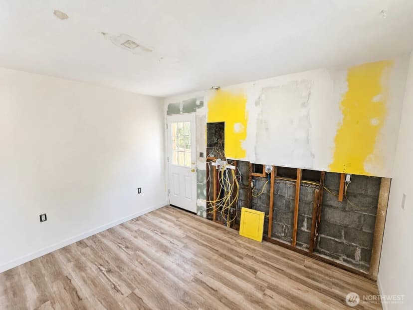 Property photo for 13055 33rd Avenue S, Tukwila photo 12