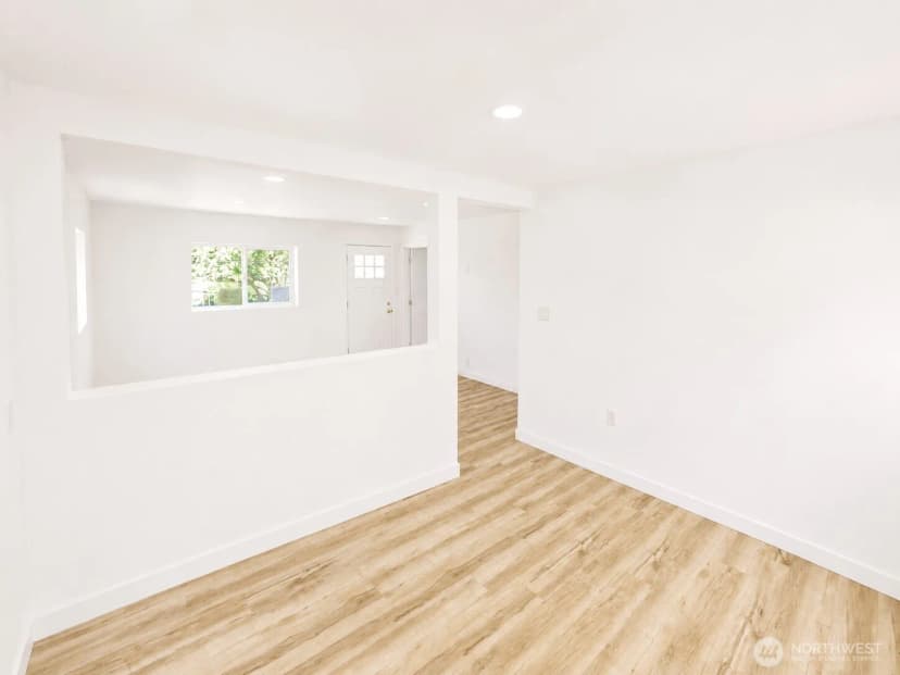Property photo for 13055 33rd Avenue S, Tukwila photo 11