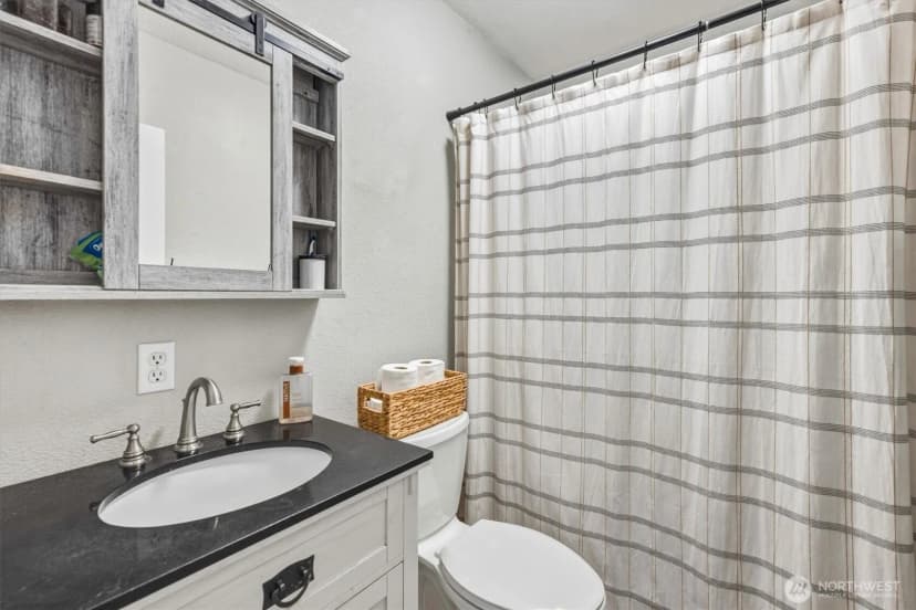 Property photo for 131 Niblett Way, Longview photo 14