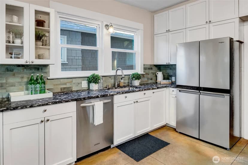 Property photo for 1911 9th Avenue W, Seattle photo 12