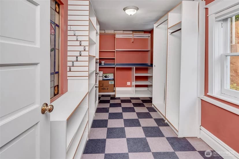 Property photo for 1911 9th Avenue W, Seattle photo 24