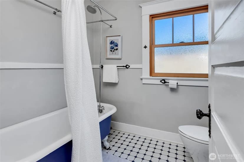 Property photo for 1911 9th Avenue W, Seattle photo 19