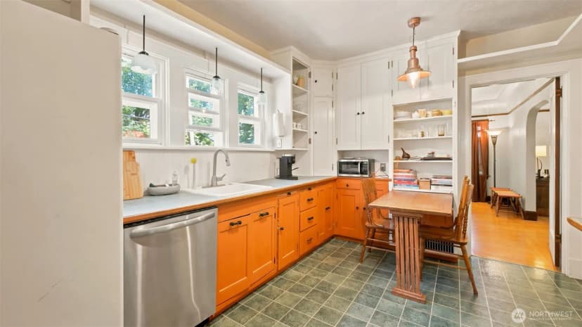 Property photo for 10003 15th Avenue S, Seattle photo 15