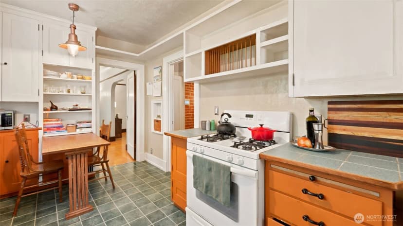 Property photo for 10003 15th Avenue S, Seattle photo 16