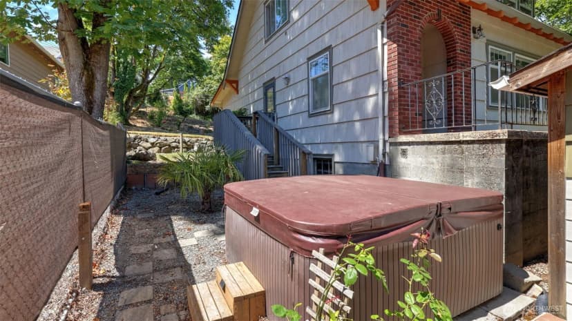 Property photo for 10003 15th Avenue S, Seattle photo 35