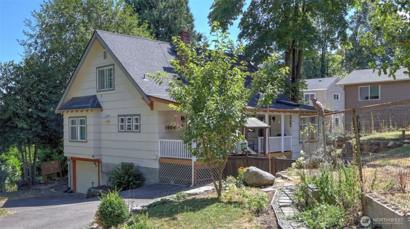 Property photo for 10003 15th Avenue S, Seattle photo 4