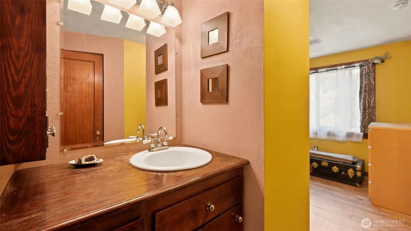 Property photo for 10003 15th Avenue S, Seattle photo 24