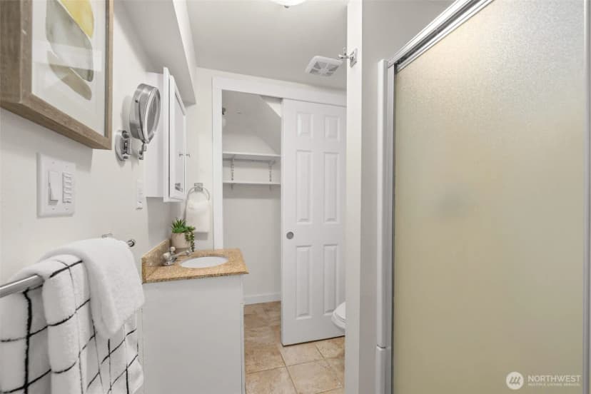 Property photo for 1315 102nd Avenue Ne, Bellevue photo 25