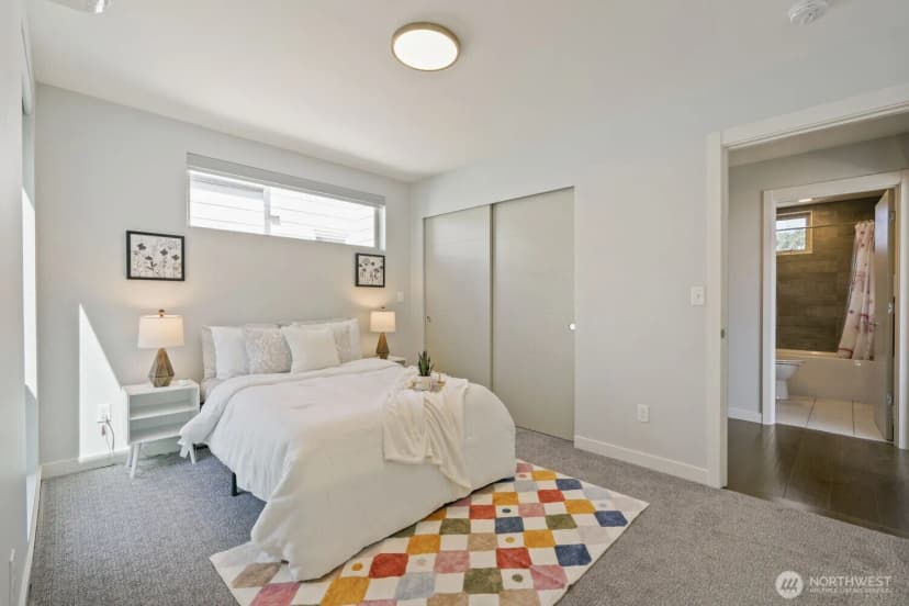 Property photo for 2337 W Plymouth Street, Seattle photo 17