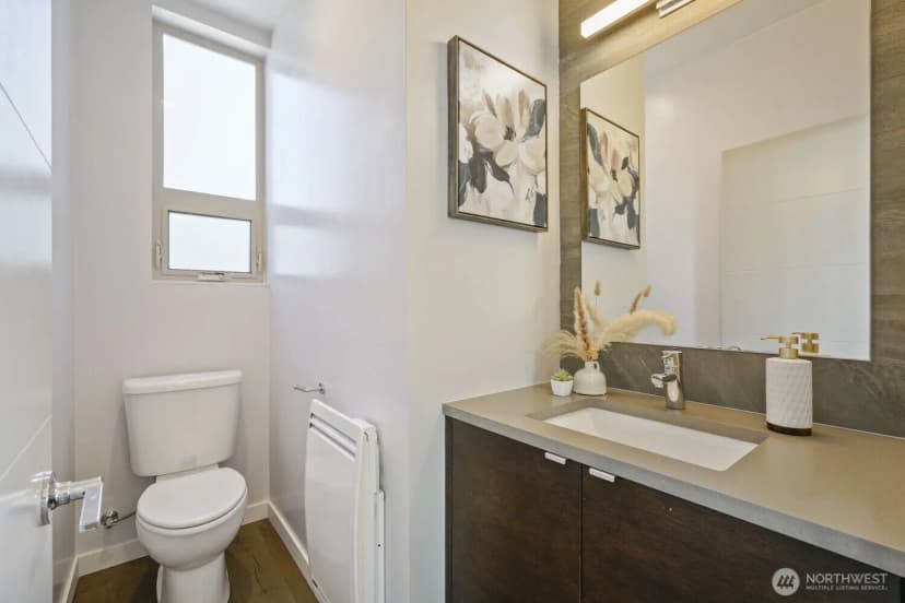 Property photo for 2337 W Plymouth Street, Seattle photo 17