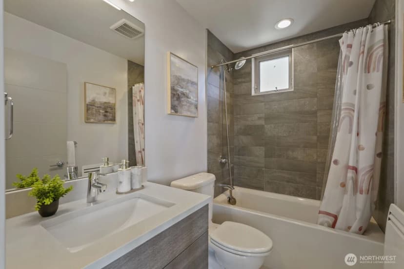 Property photo for 2337 W Plymouth Street, Seattle photo 18