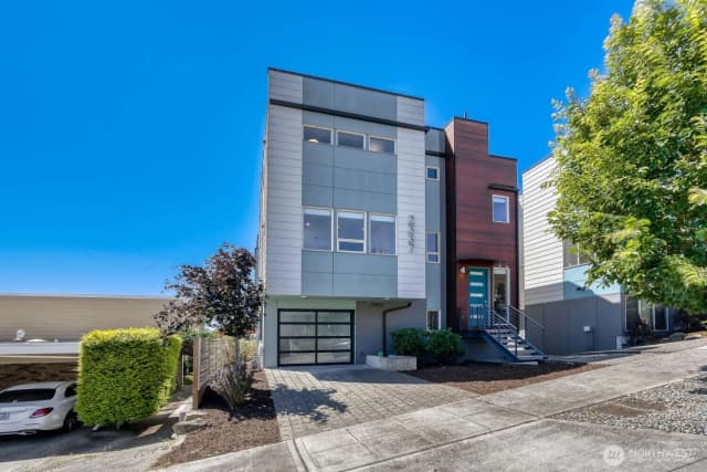 Property photo for 2337 W Plymouth Street, Seattle photo 2