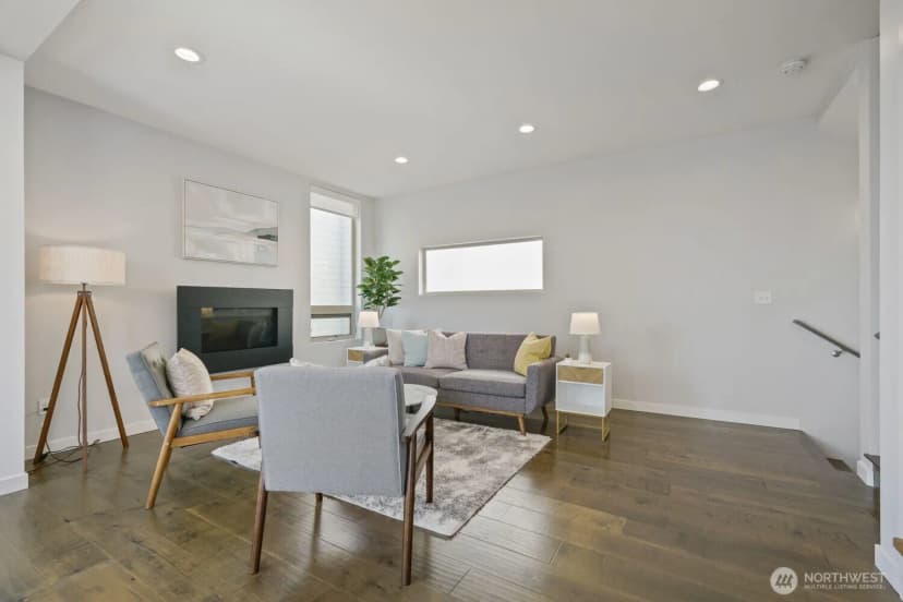 Property photo for 2337 W Plymouth Street, Seattle photo 5