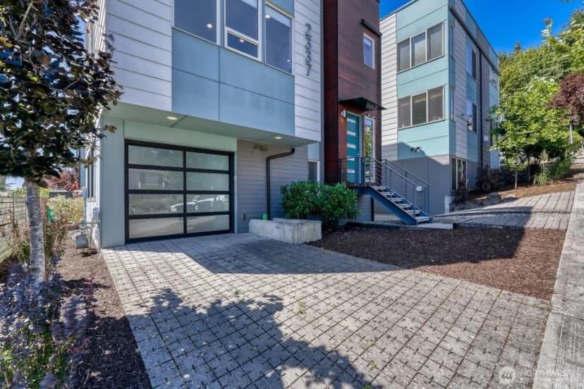 Property photo for 2337 W Plymouth Street, Seattle