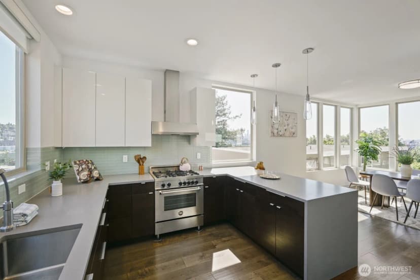 Property photo for 2337 W Plymouth Street, Seattle photo 14