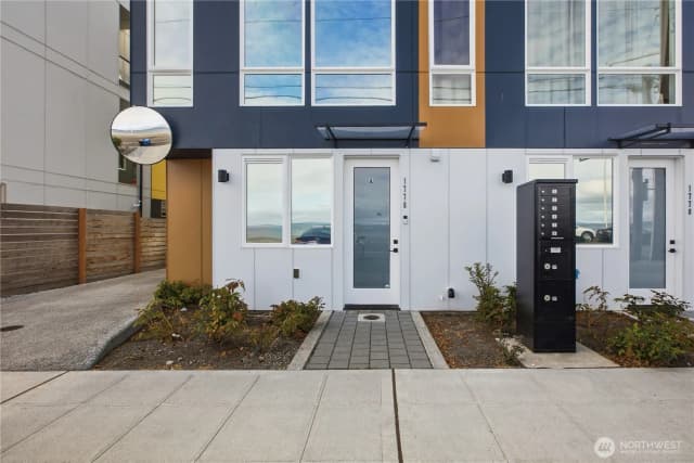 Property photo for 1778 A Alki Avenue Sw, Seattle