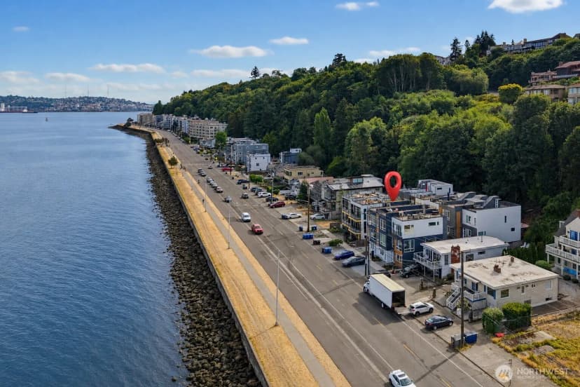 Property photo for 1778 A Alki Avenue Sw, Seattle photo 3