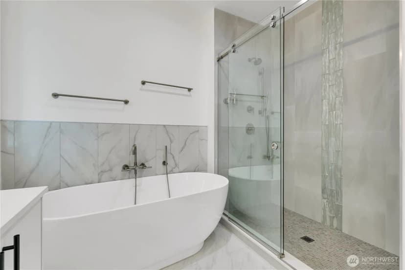 Property photo for 1778 A Alki Avenue Sw, Seattle photo 17