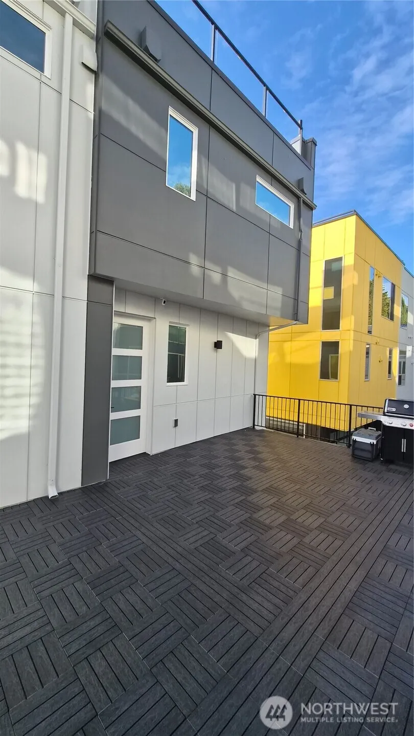 Property photo for 1778 A Alki Avenue Sw, Seattle photo 10