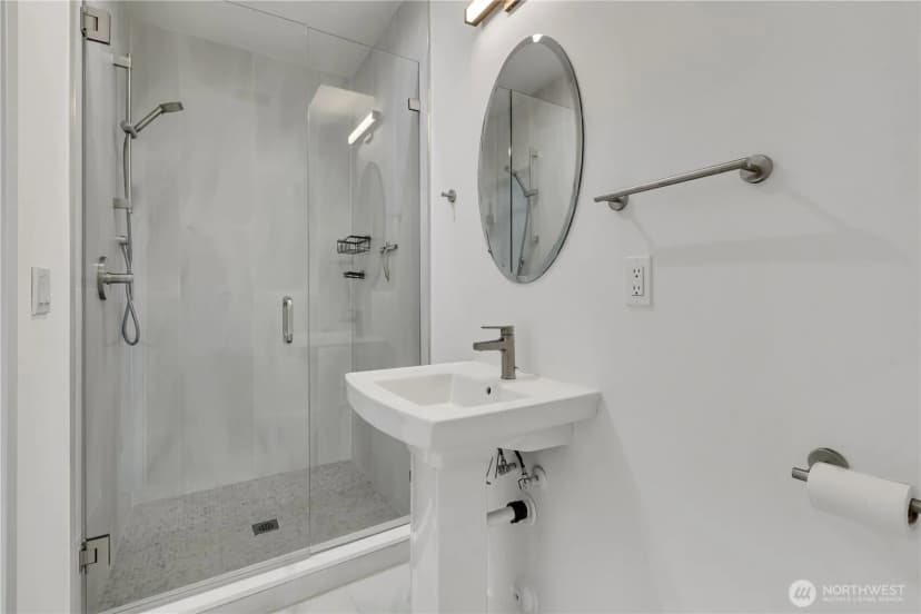 Property photo for 1778 A Alki Avenue Sw, Seattle photo 15