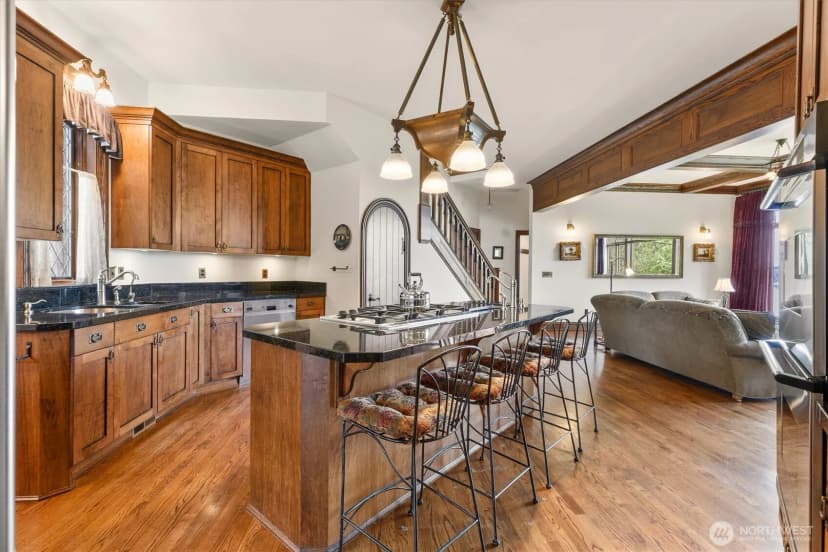 Property photo for 4725 W Mercer Way, Mercer Island photo 17
