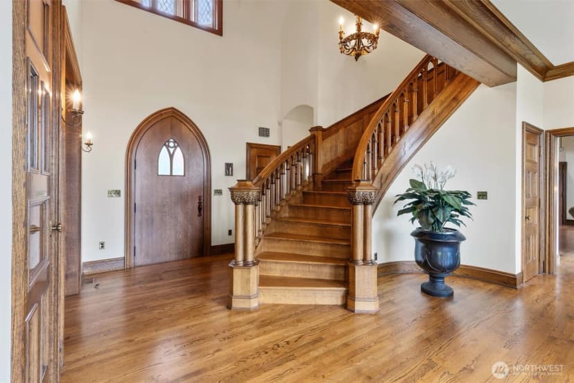 Property photo for 4725 W Mercer Way, Mercer Island photo 5