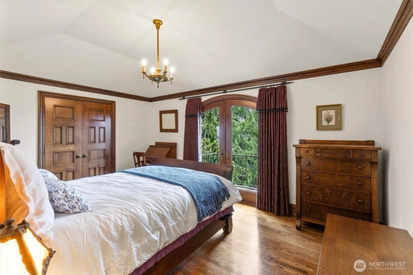 Property photo for 4725 W Mercer Way, Mercer Island photo 31