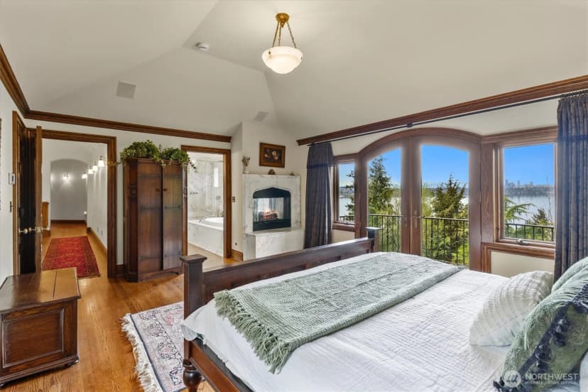 Property photo for 4725 W Mercer Way, Mercer Island photo 23