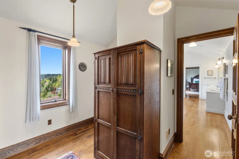 Property photo for 4725 W Mercer Way, Mercer Island photo 29