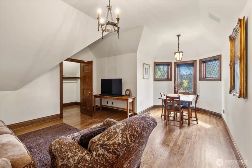 Property photo for 4725 W Mercer Way, Mercer Island photo 30