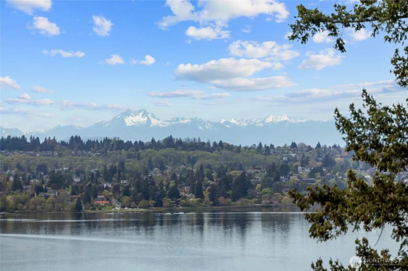Property photo for 4725 W Mercer Way, Mercer Island photo 10