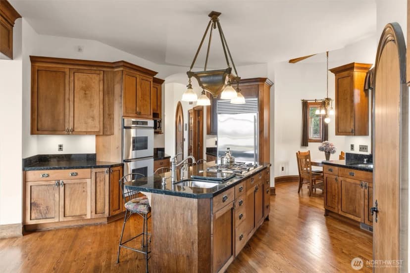 Property photo for 4725 W Mercer Way, Mercer Island photo 14