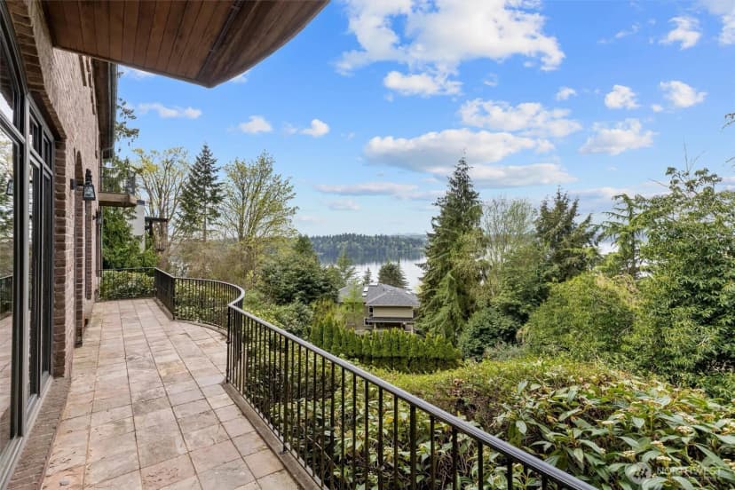 Property photo for 4725 W Mercer Way, Mercer Island photo 9
