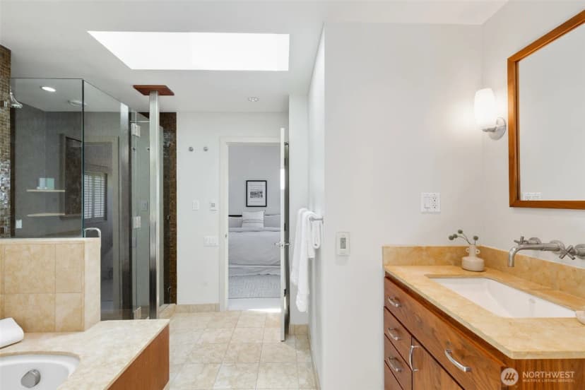 Property photo for 1819 39th Avenue E, Seattle photo 25