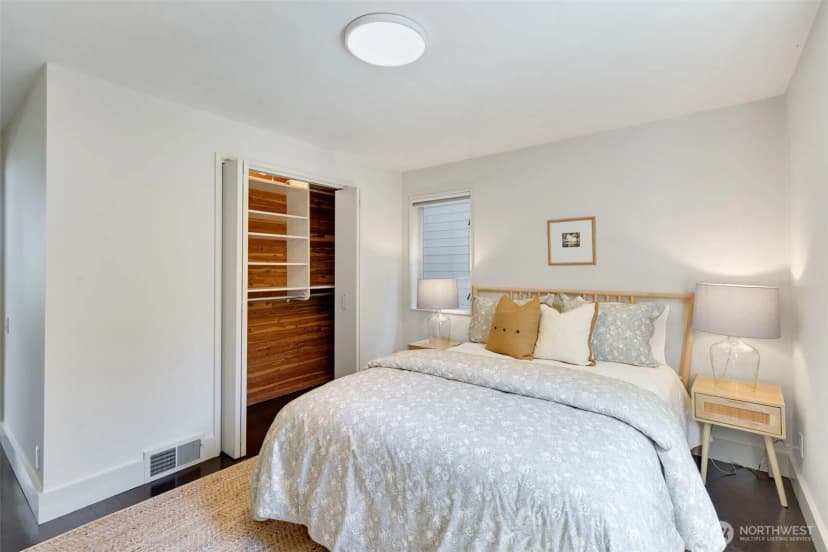 Property photo for 1819 39th Avenue E, Seattle photo 19