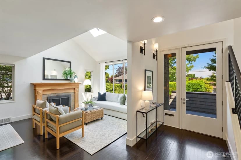 Property photo for 1819 39th Avenue E, Seattle photo 6