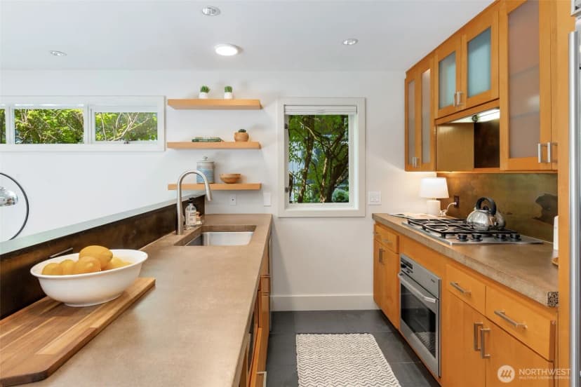Property photo for 1819 39th Avenue E, Seattle photo 14