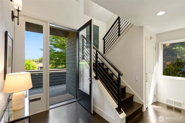 Property photo for 1819 39th Avenue E, Seattle photo 5