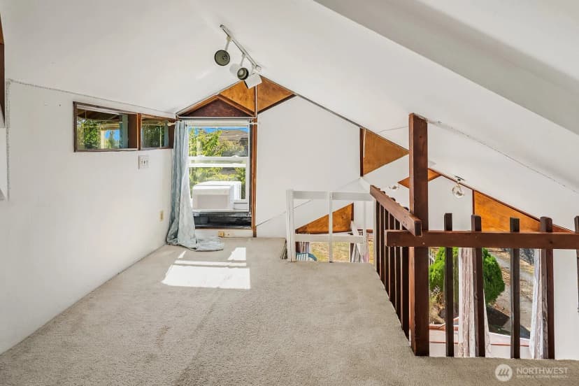 Property photo for 2728 60th Avenue Se, Mercer Island photo 22