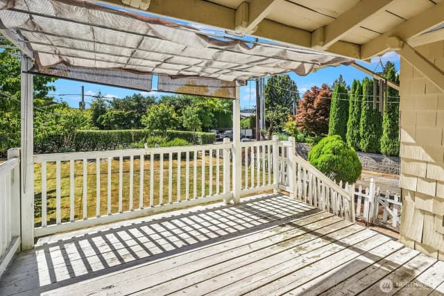 Property photo for 2728 60th Avenue Se, Mercer Island photo 4