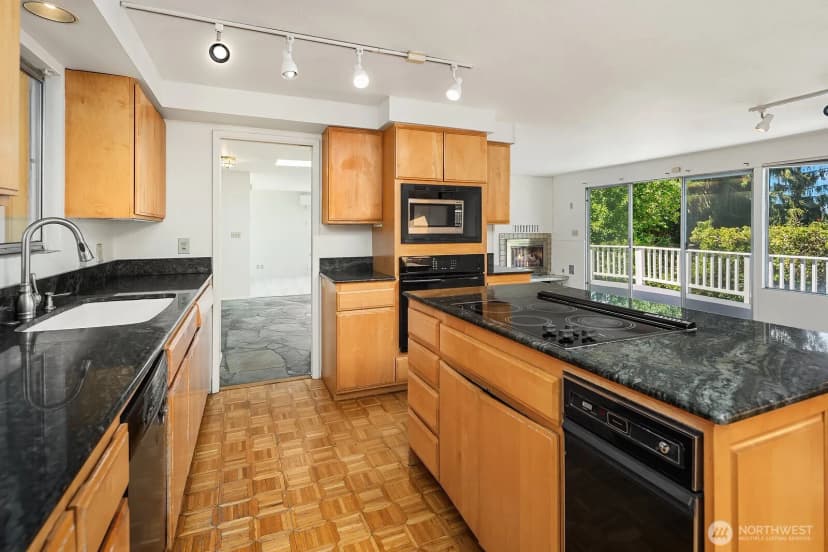 Property photo for 3621 81st Avenue Se, Mercer Island photo 7