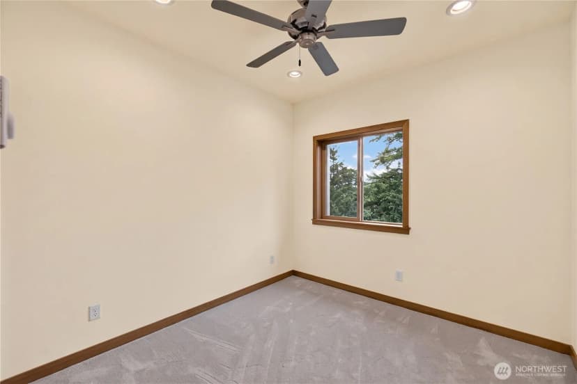 Property photo for 55 Ne Kettle Street #a1, Oak Harbor photo 33