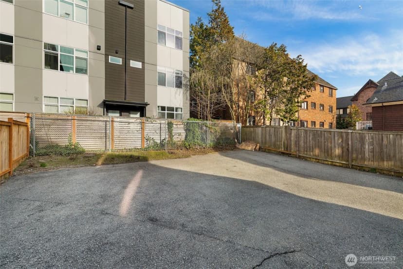 Property photo for 710 10 Avenue E, Seattle photo 29